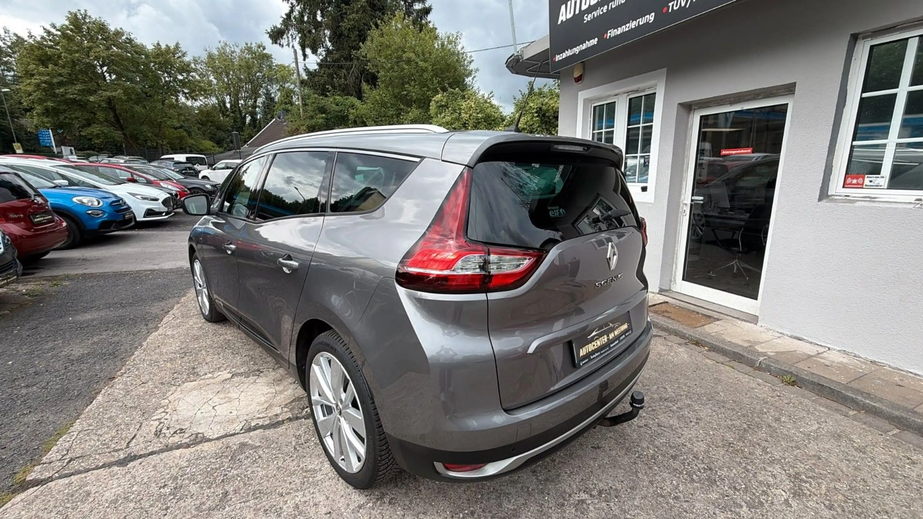 Renault Grand Scenic IV Grand Limited — photo 11