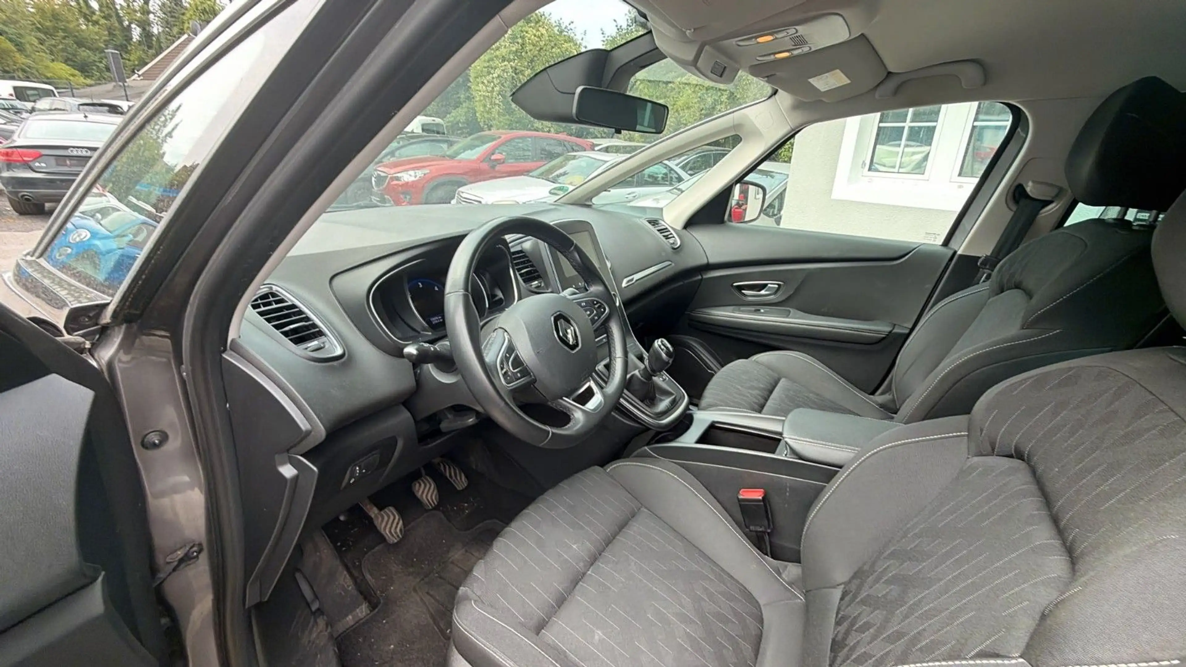 Renault Grand Scenic IV Grand Limited — photo 14