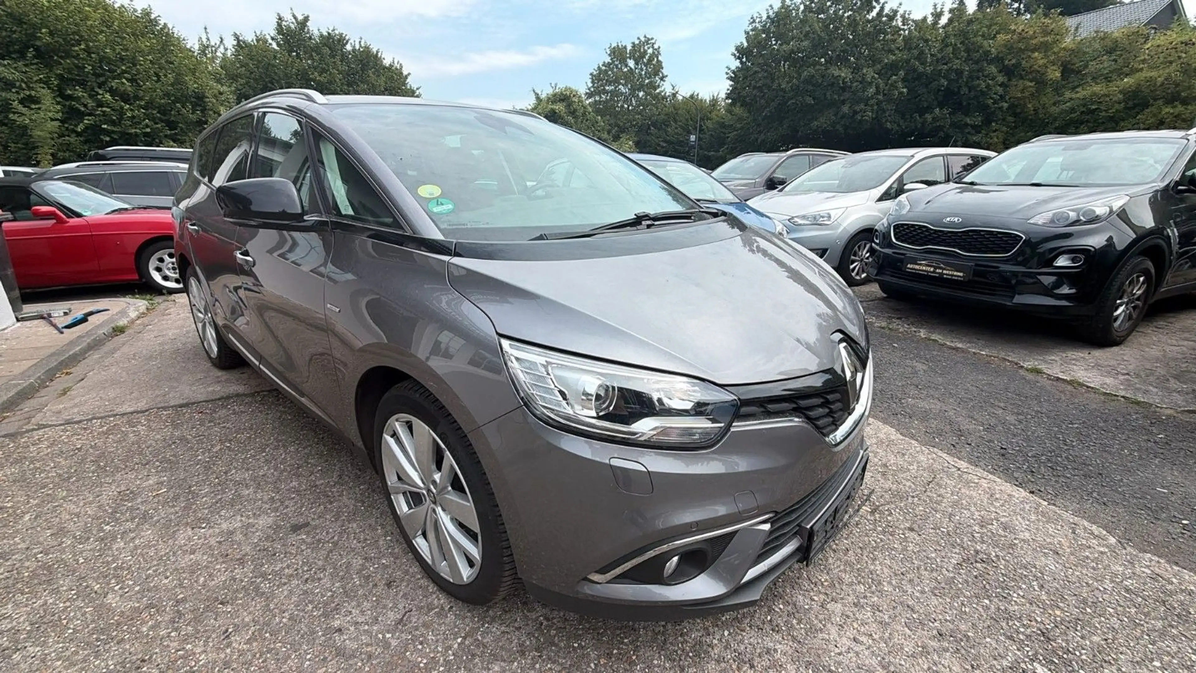 Renault Grand Scenic IV Grand Limited — photo 4