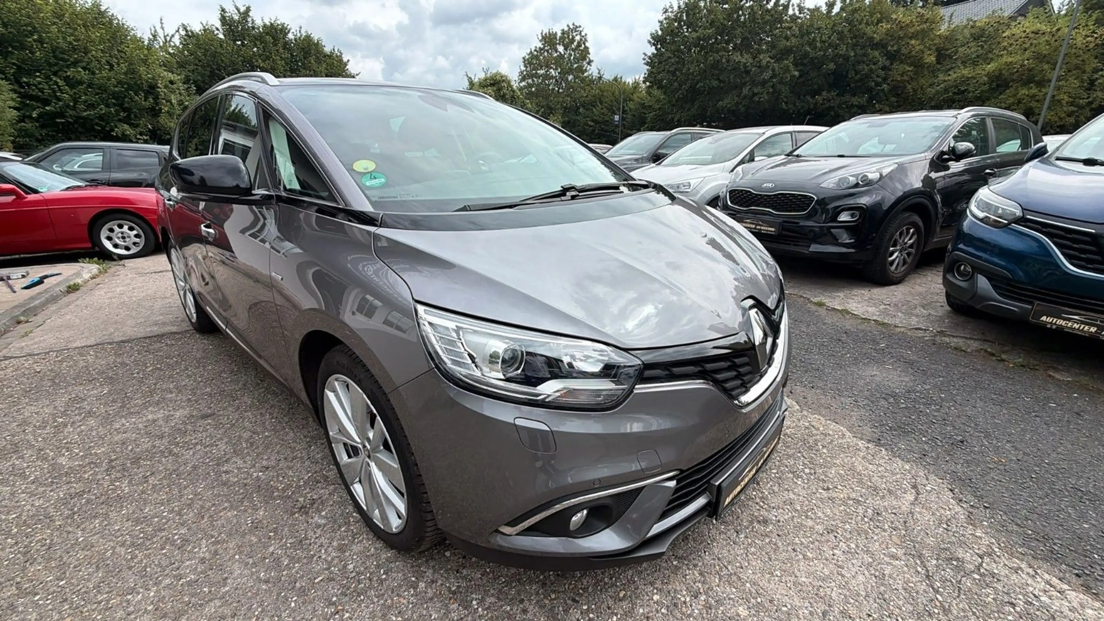 Renault Grand Scenic IV Grand Limited — photo 7