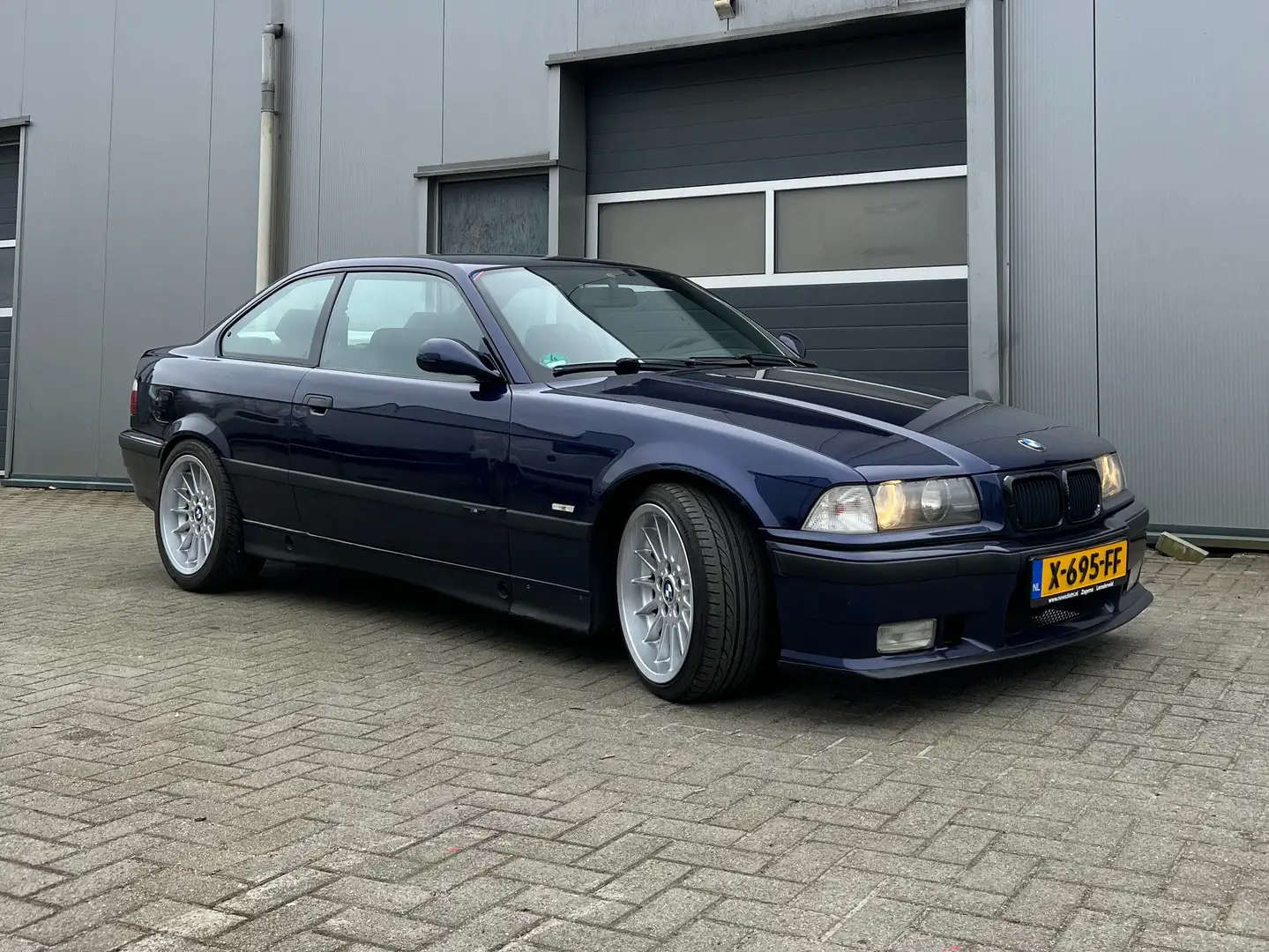 BMW 323 e36 323i coupé plava - 1