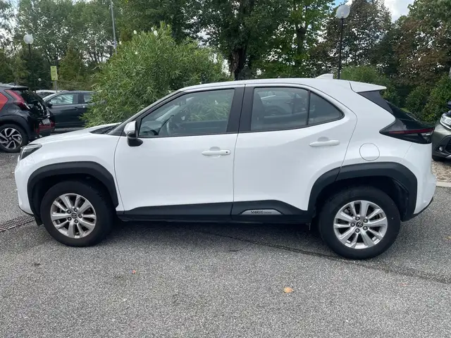 Toyota Yaris Cross view 2