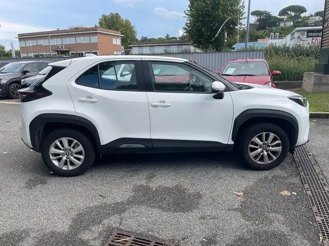 Toyota Yaris Cross view 6
