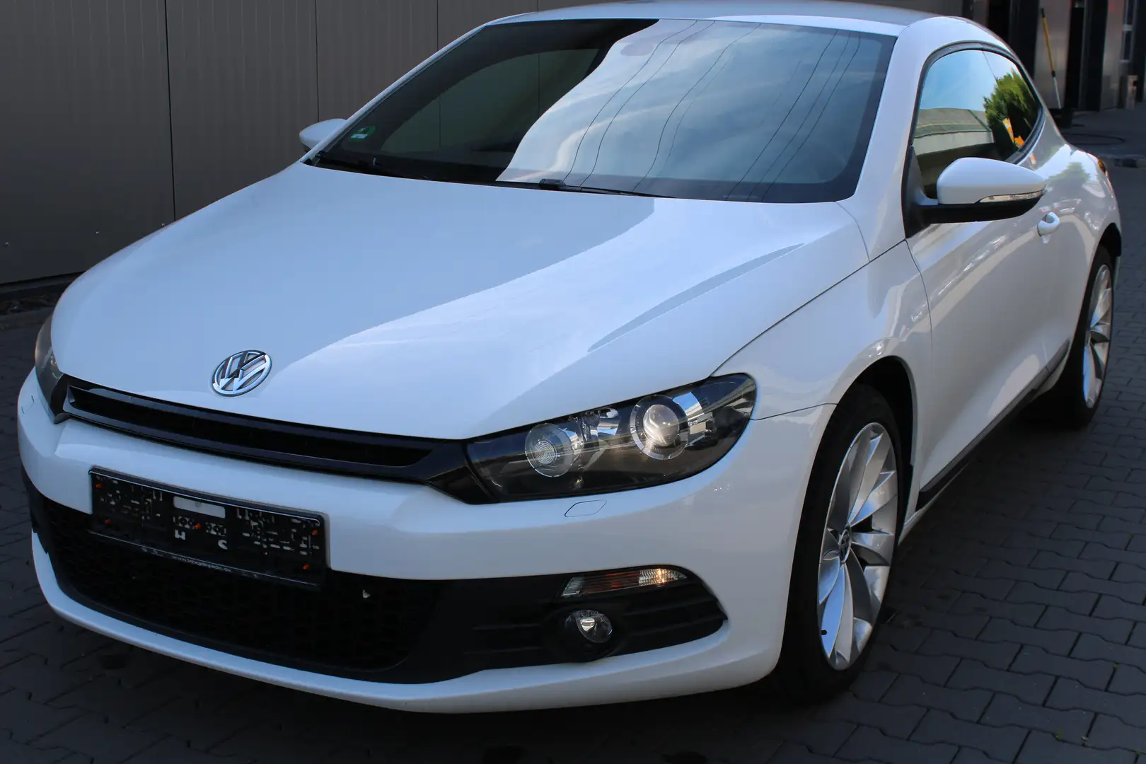 Volkswagen Scirocco 1.4 TSI 160 PS Weiß - 1