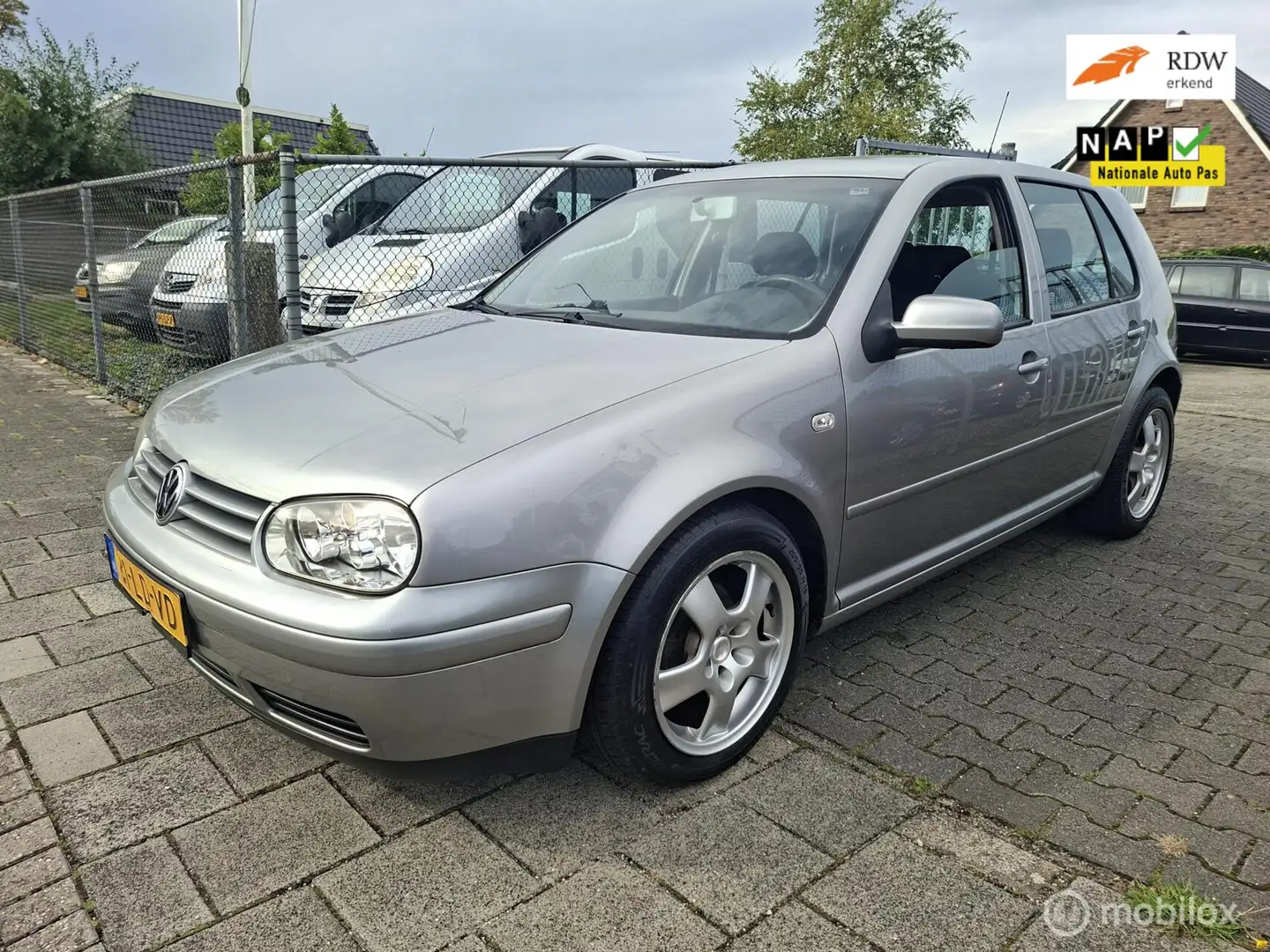 Volkswagen Golf 1.4-16V Oxford 168675 km nap Grijs - 1