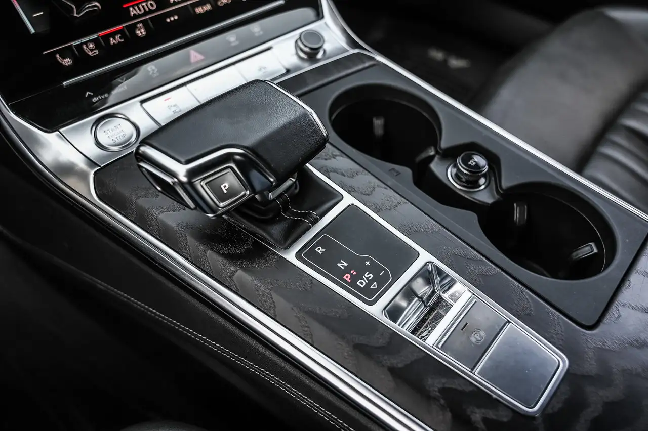 Audi A6 снимка Audi A6