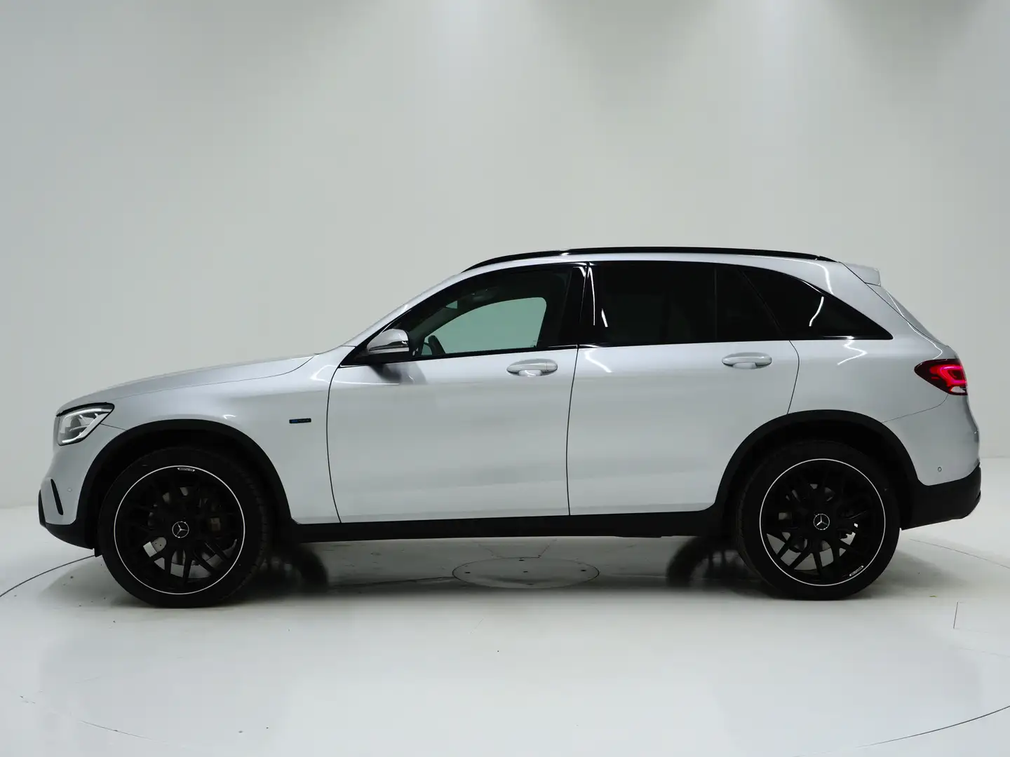 Mercedes-Benz GLC 300 300e 4MATIC Night Black | Virtual | Camera | DAB | Zilver - 2