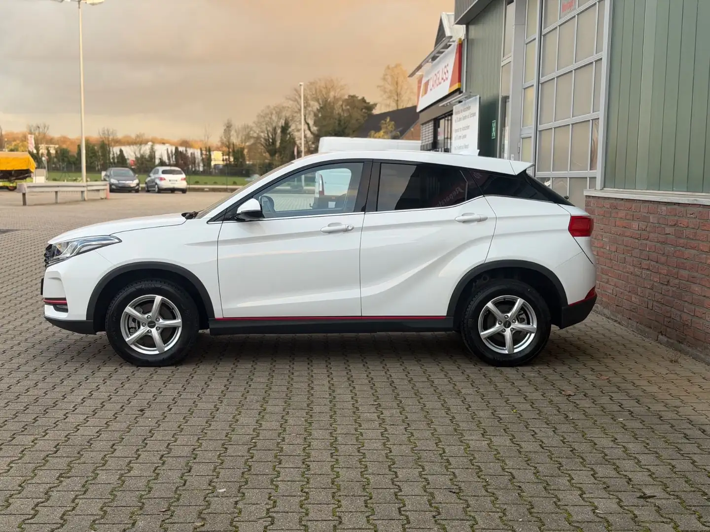 DFSK Fengon 500 Leder / Kamera / Klima Weiß - 2