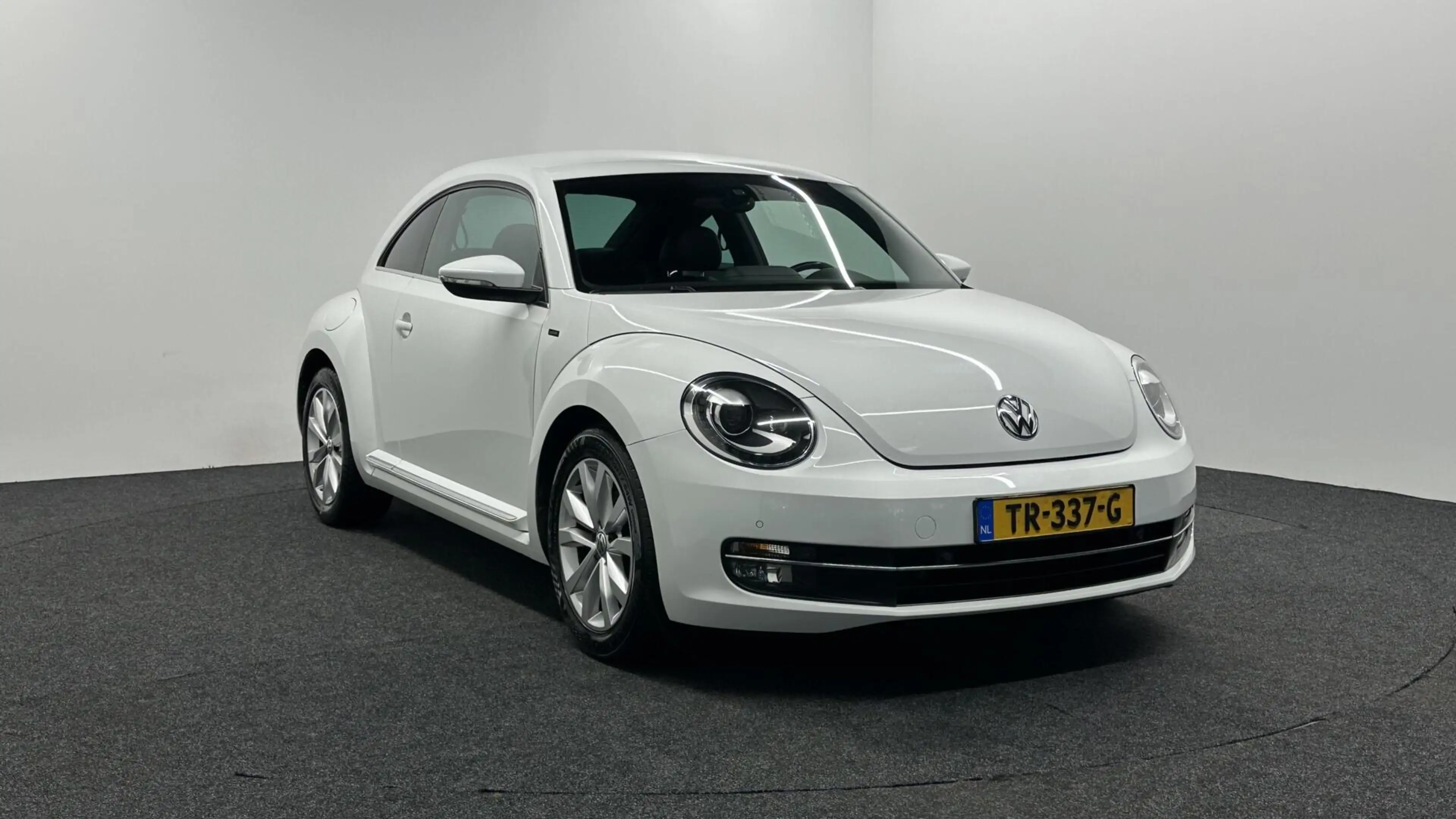 Volkswagen Beetle 1.2 TSI Exclusive Series LEER NAVI CRUISE LM STOEL — photo 3