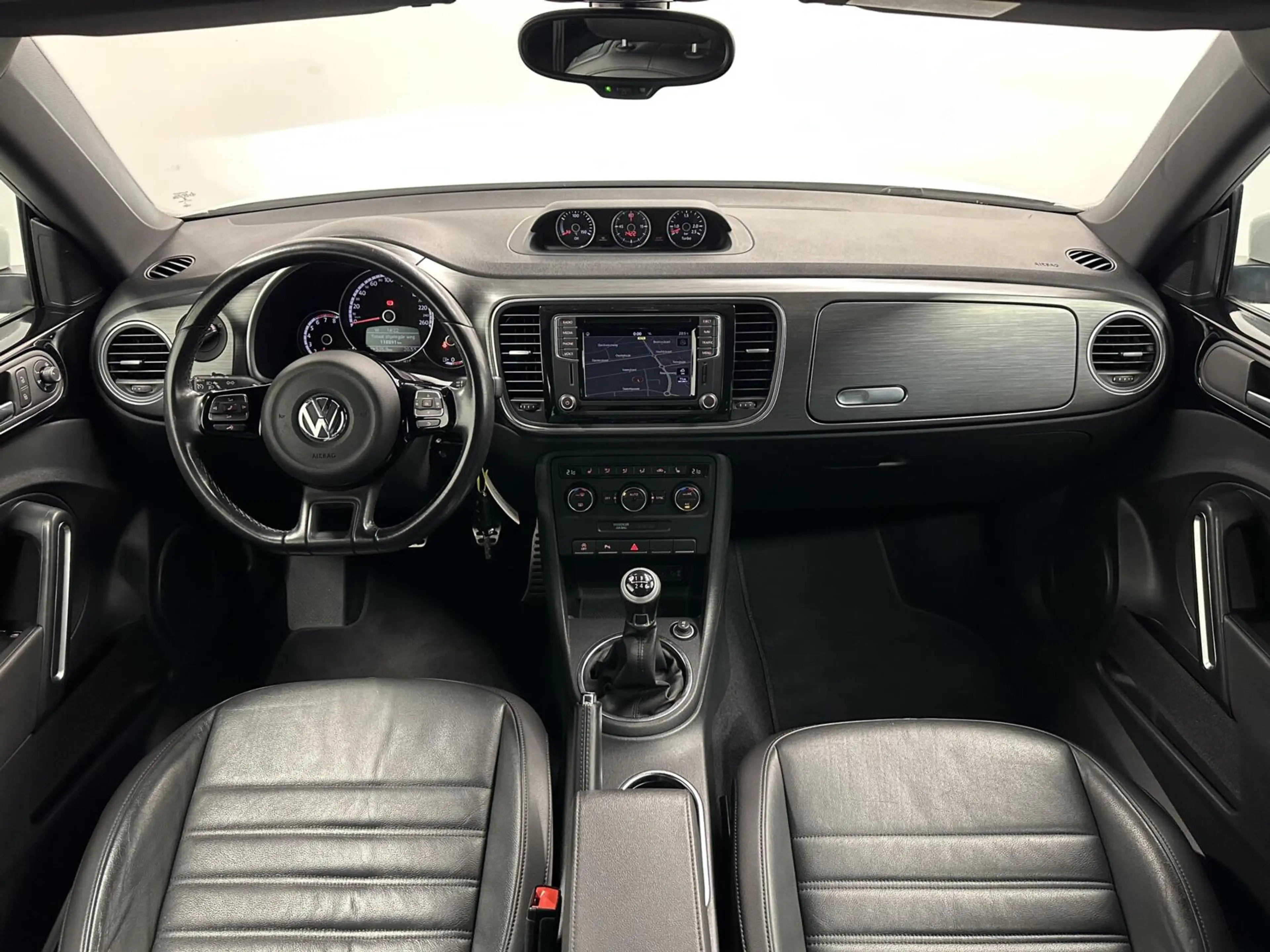 Volkswagen Beetle 1.2 TSI Exclusive Series LEER NAVI CRUISE LM STOEL — photo 2