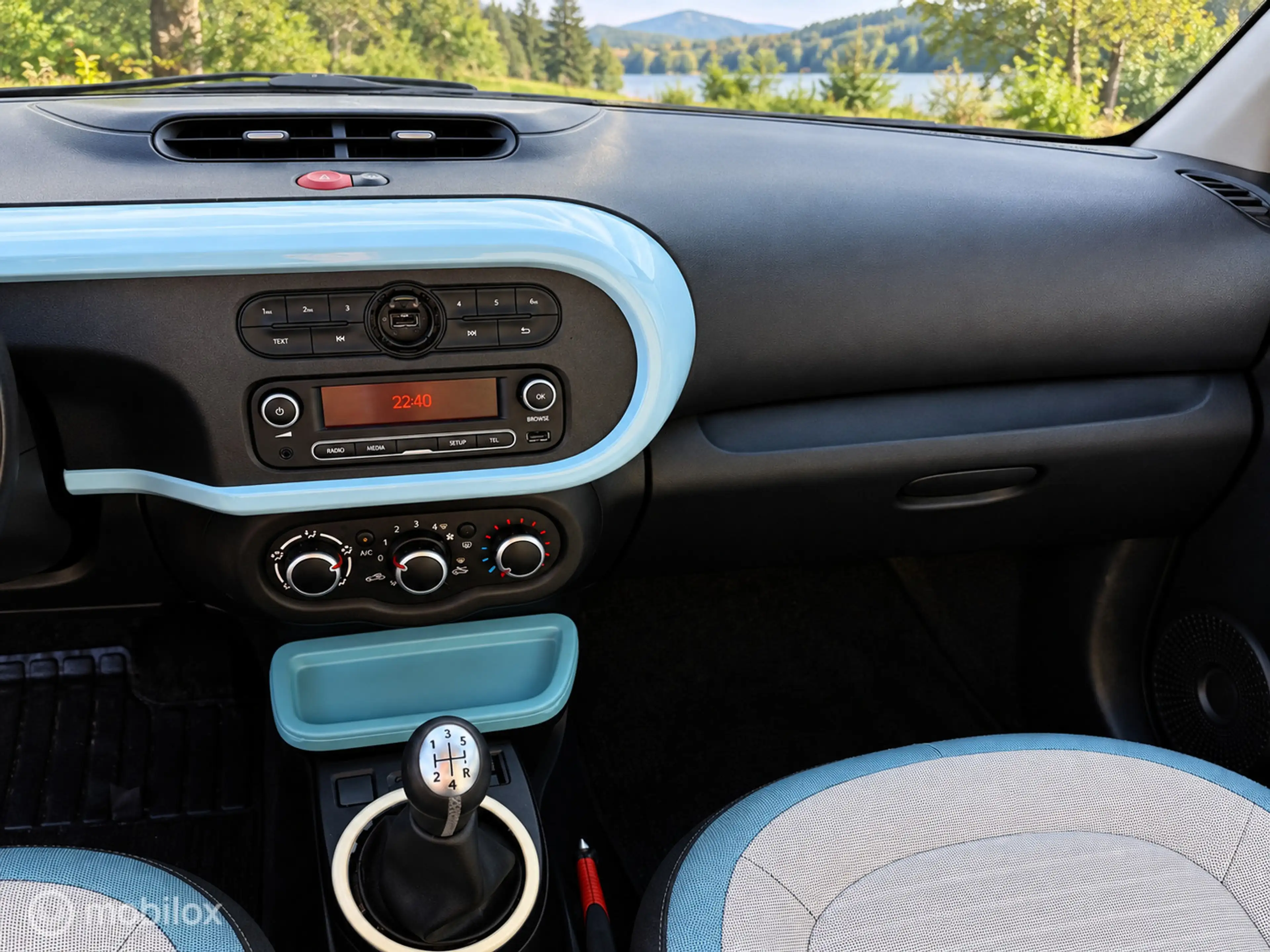 Renault Twingo 1.0 SCe Expression — photo 14