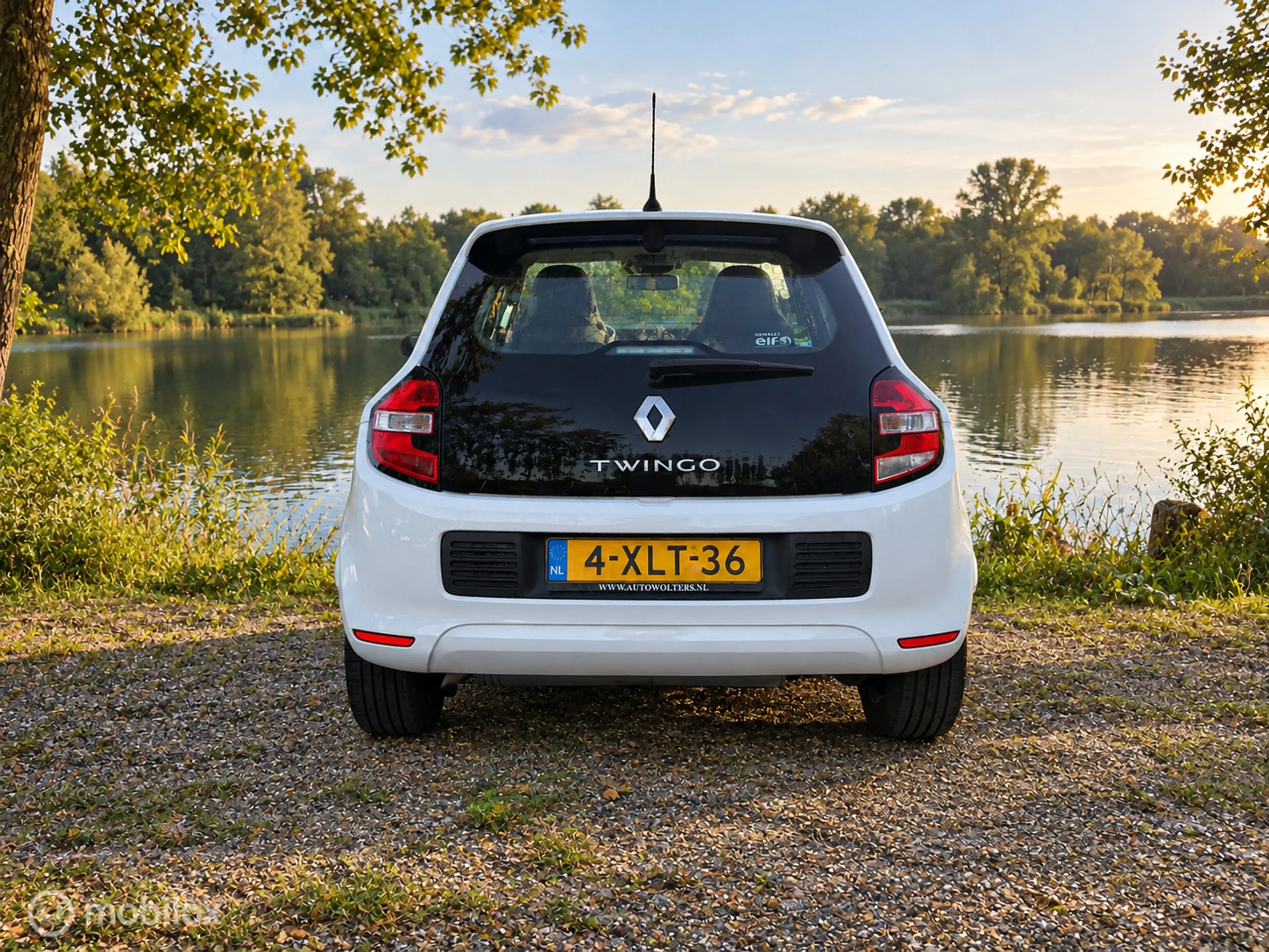Renault Twingo 1.0 SCe Expression — photo 7