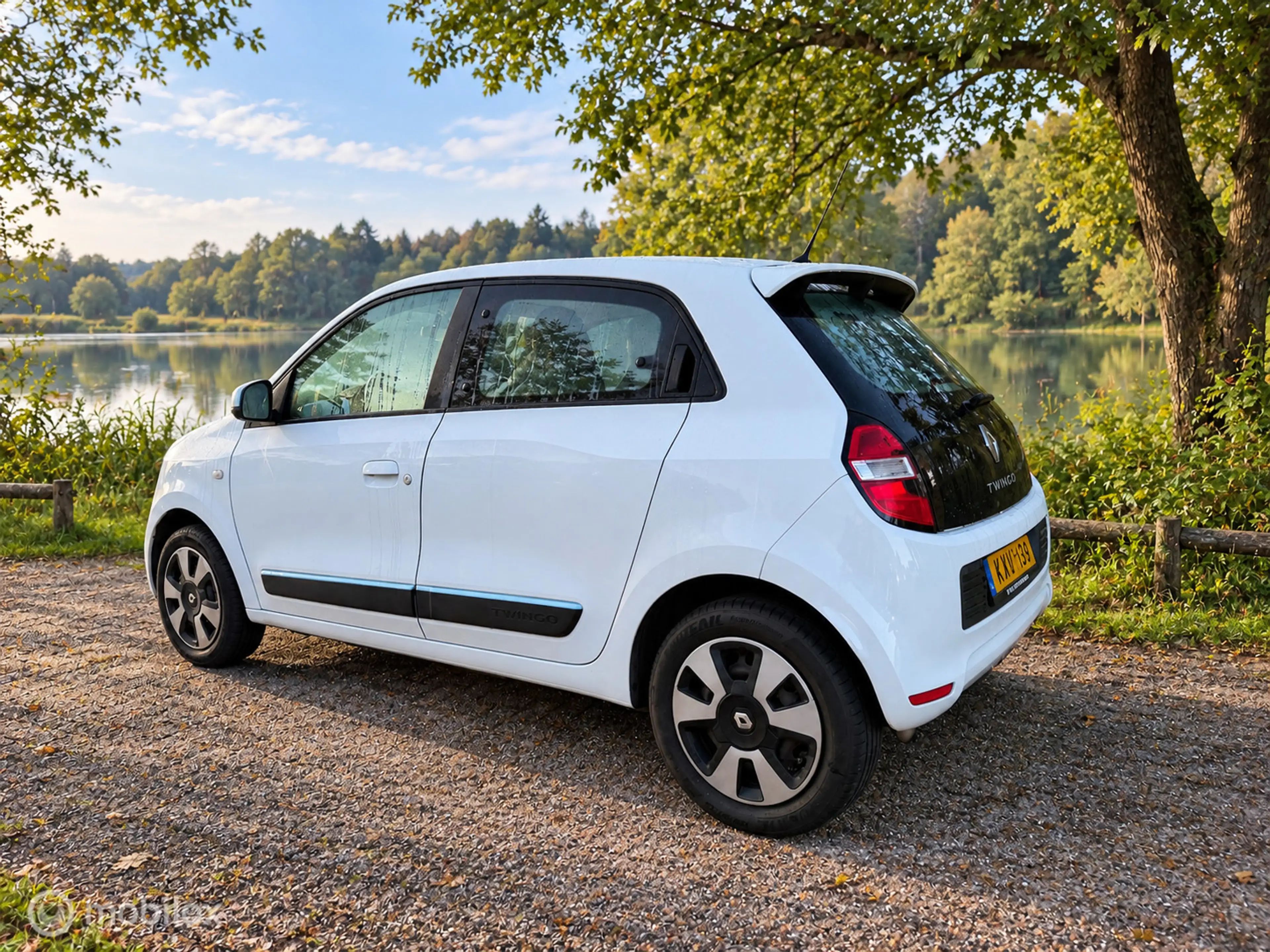 Renault Twingo 1.0 SCe Expression — photo 4