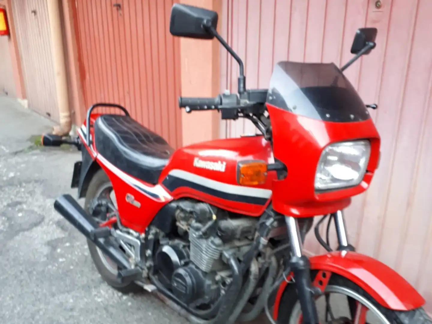 Kawasaki GPZ 550 Unitrak Rojo - 1