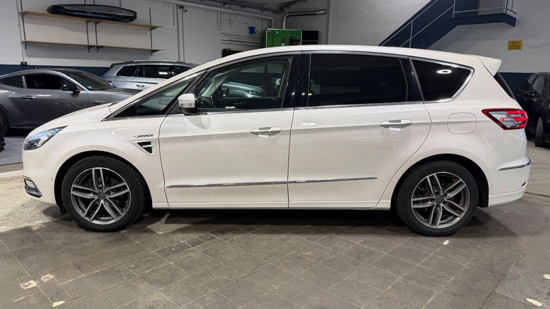 Ford S-Max S-MAX Vignale Panorama 7Sitze Voll Ausstattung — photo 3