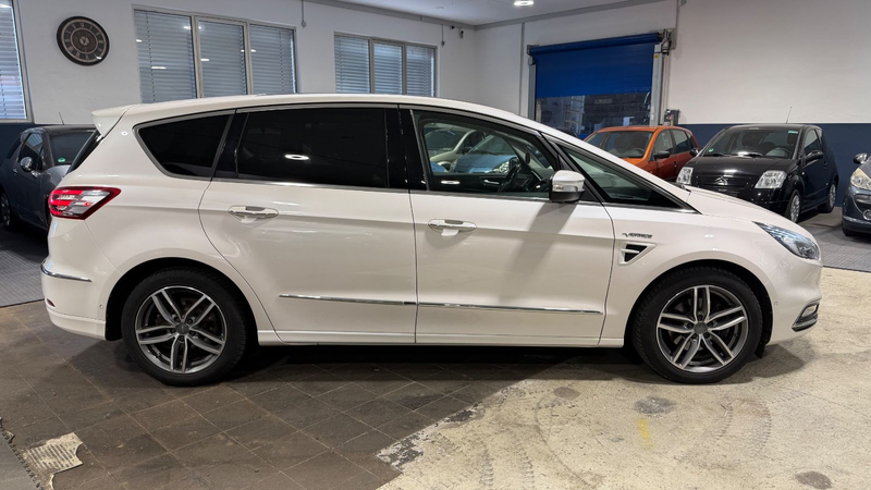 Ford S-Max S-MAX Vignale Panorama 7Sitze Voll Ausstattung — photo 7