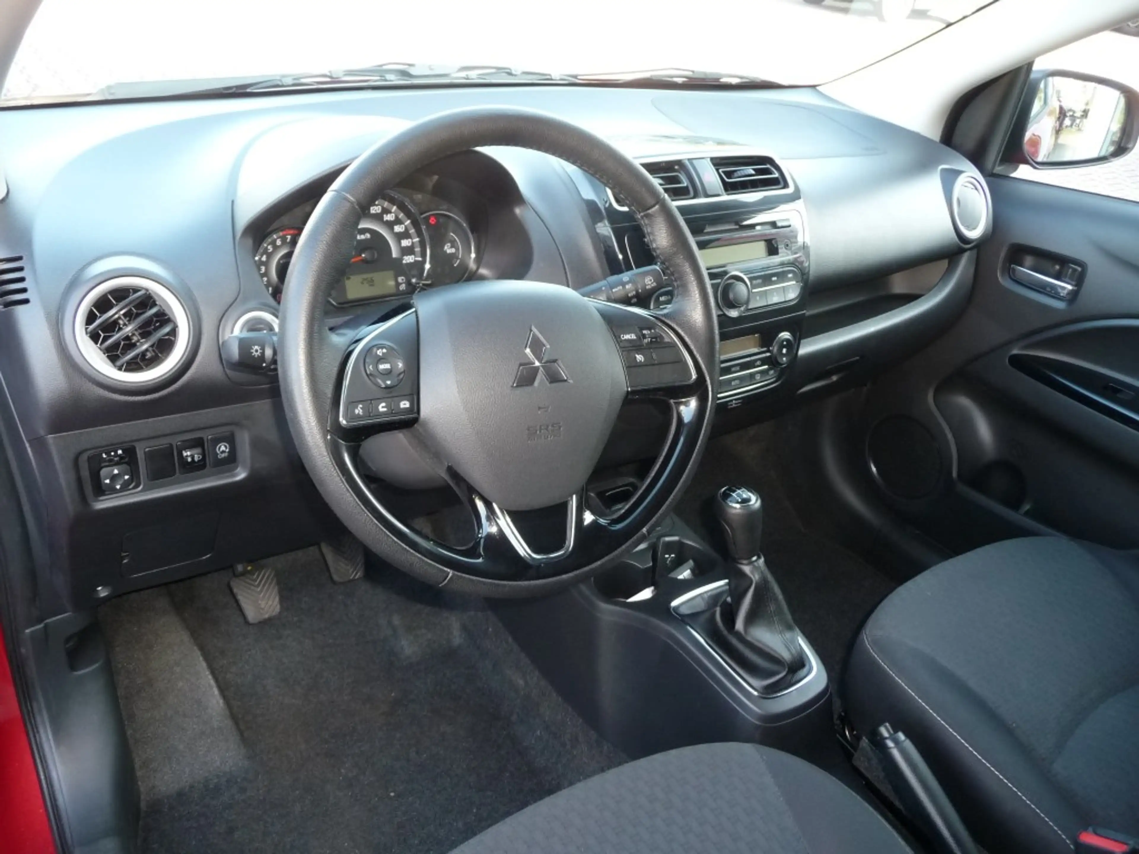 Mitsubishi Space Star TOP * 1.Hd. * Wenig Km — photo 6