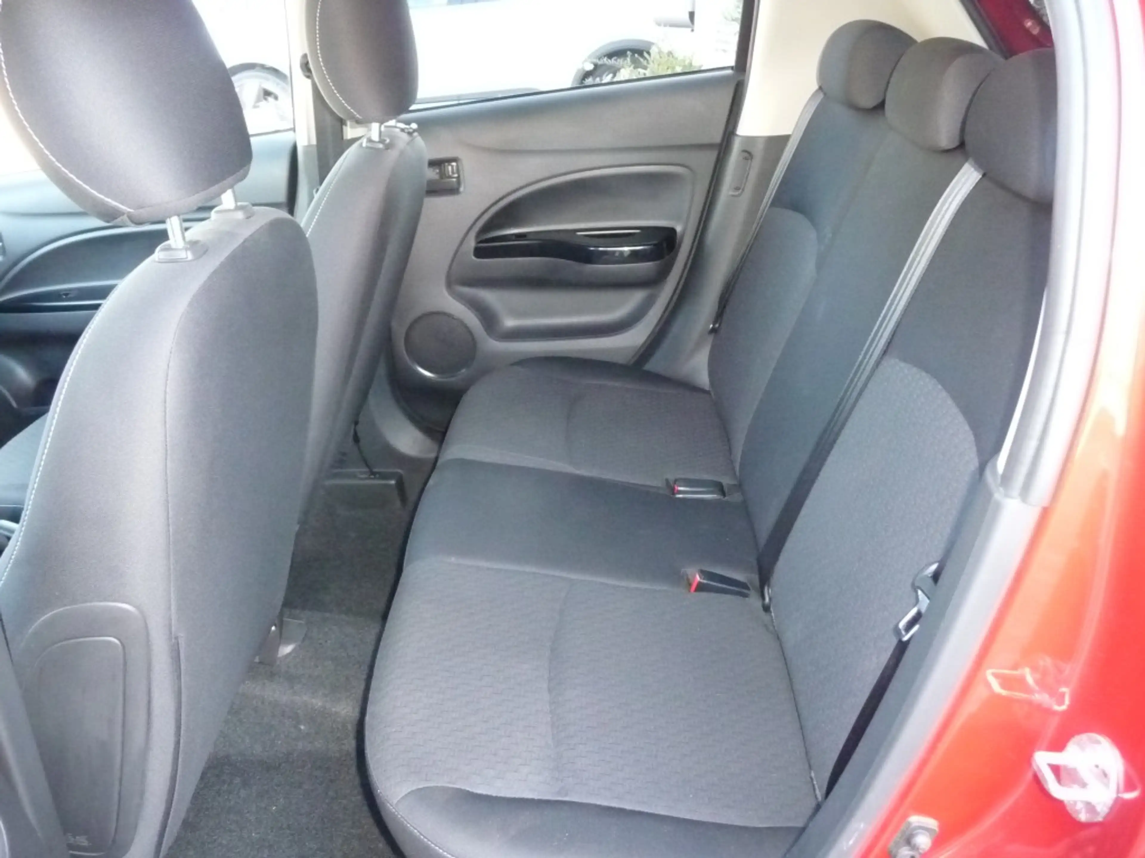 Mitsubishi Space Star TOP * 1.Hd. * Wenig Km — photo 10