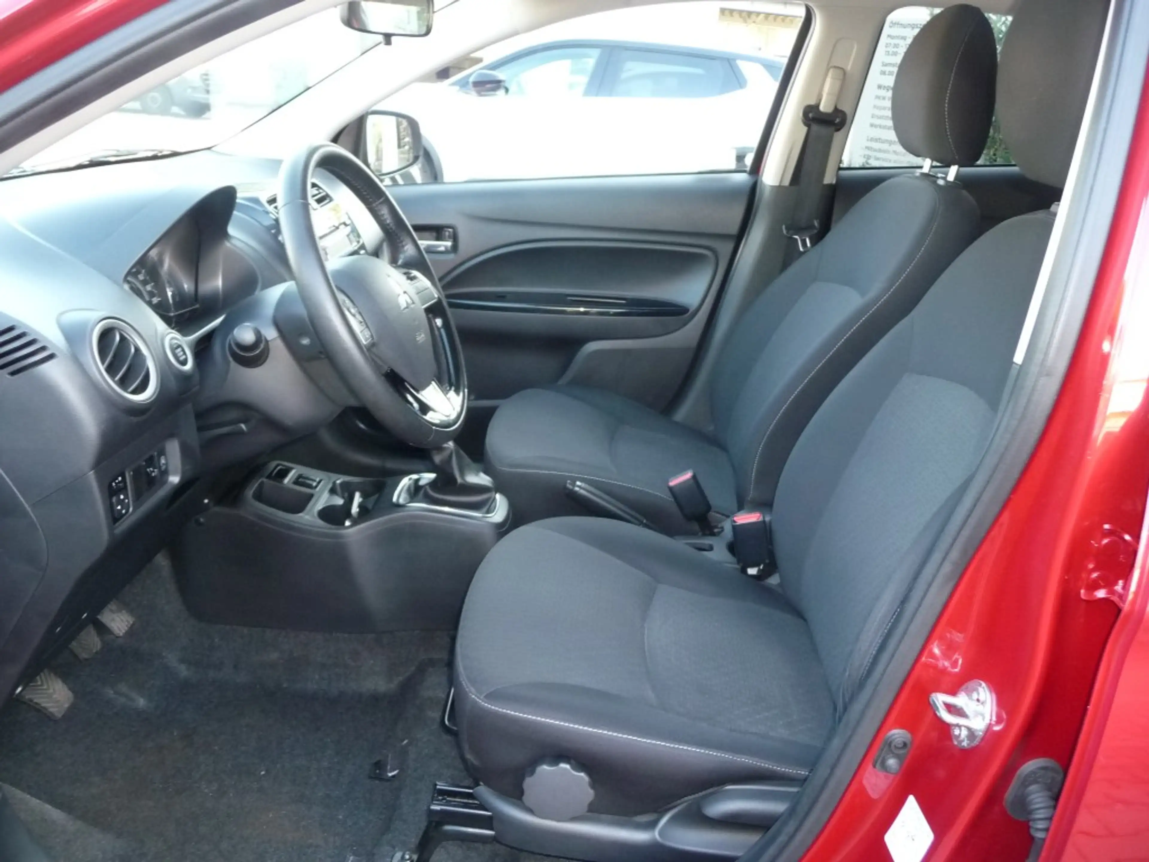 Mitsubishi Space Star TOP * 1.Hd. * Wenig Km — photo 5