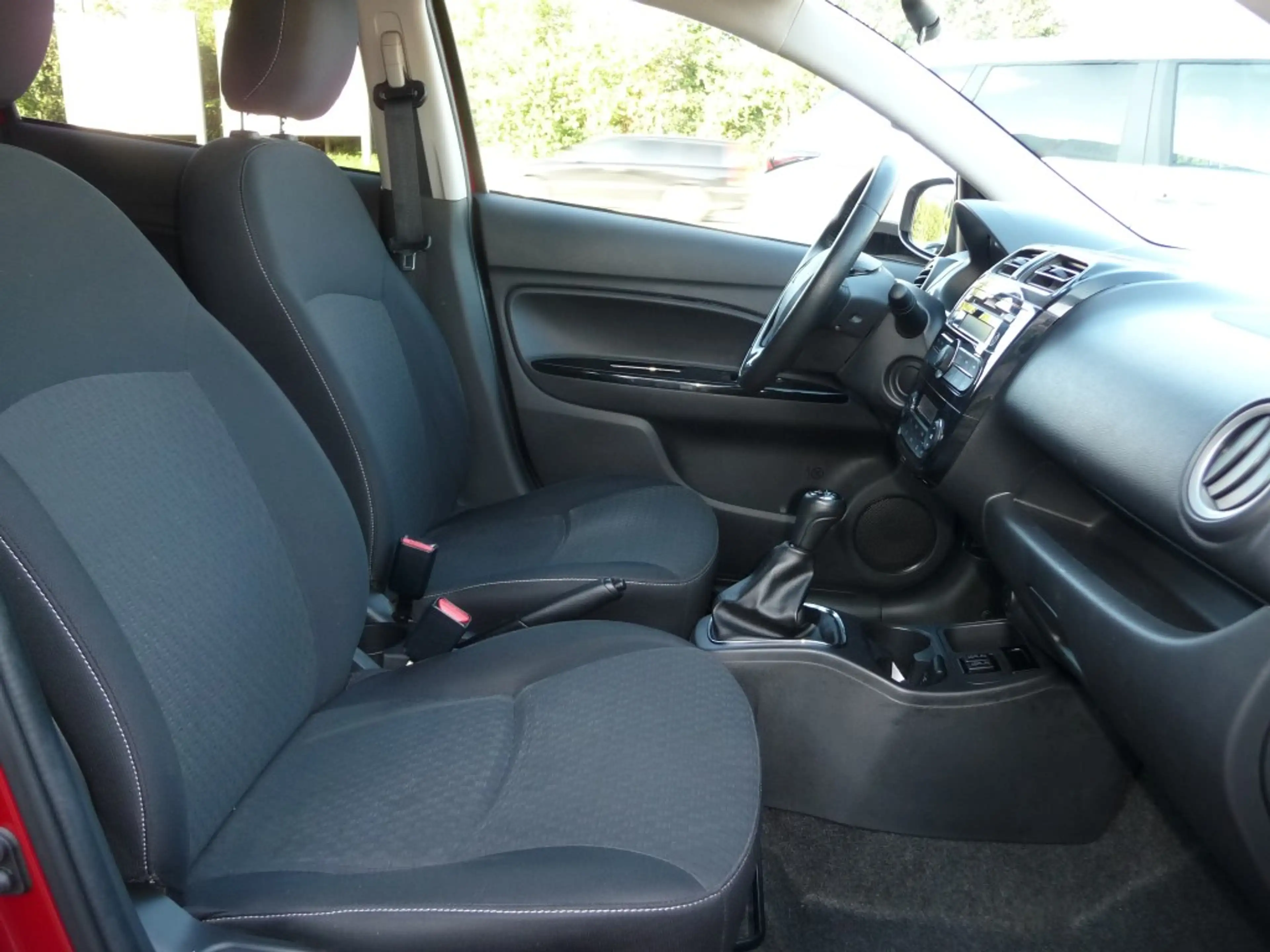 Mitsubishi Space Star TOP * 1.Hd. * Wenig Km — photo 7