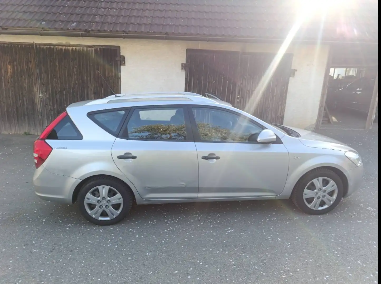 Kia Ceed / cee'd / cee'd 1,4 CVVT Cool Cool NEUES PICKERL Silber - 1