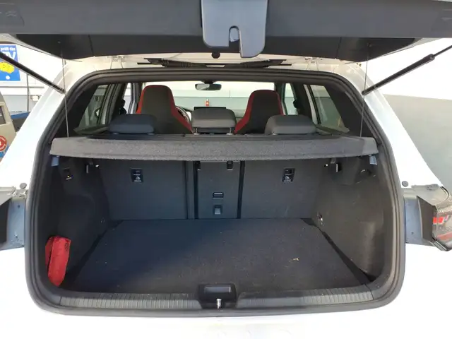 Volkswagen Golf view 12