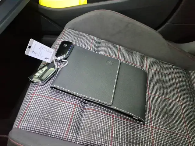 Volkswagen Golf view 6