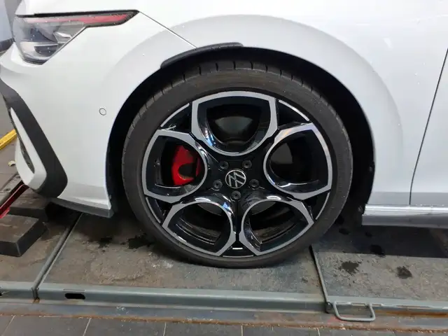 Volkswagen Golf view 5