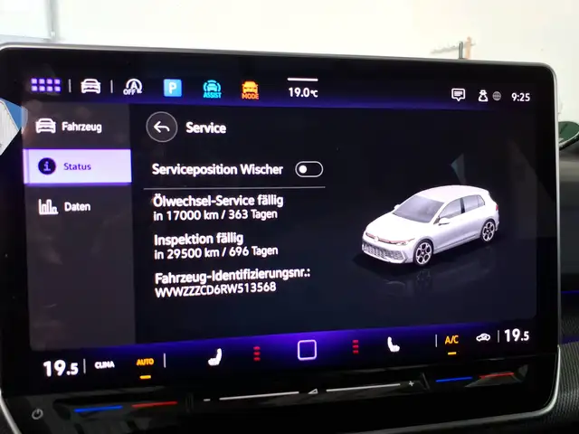 Volkswagen Golf view 9