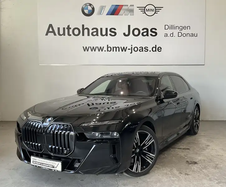BMW I7