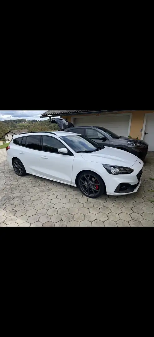 Ford Focus Traveller 2,0 EcoBlue SCR ST mit Styling-Paket Weiß - 2