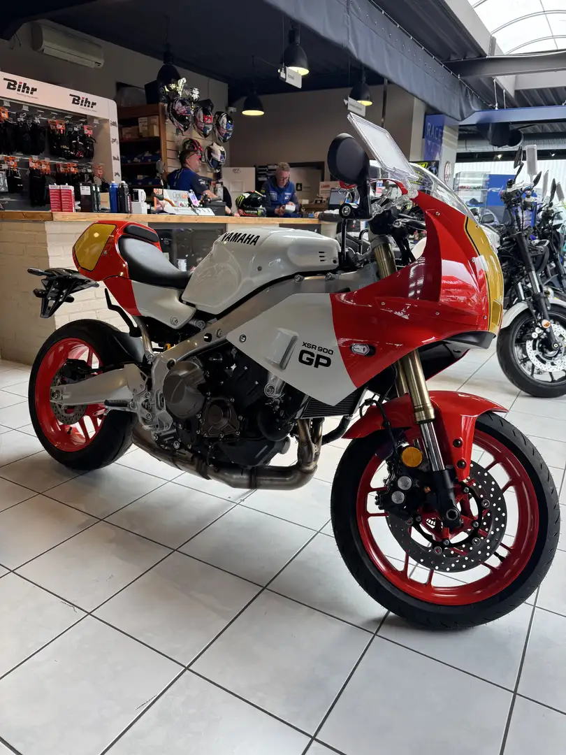 Yamaha XSR 900 GP Rosso - 1