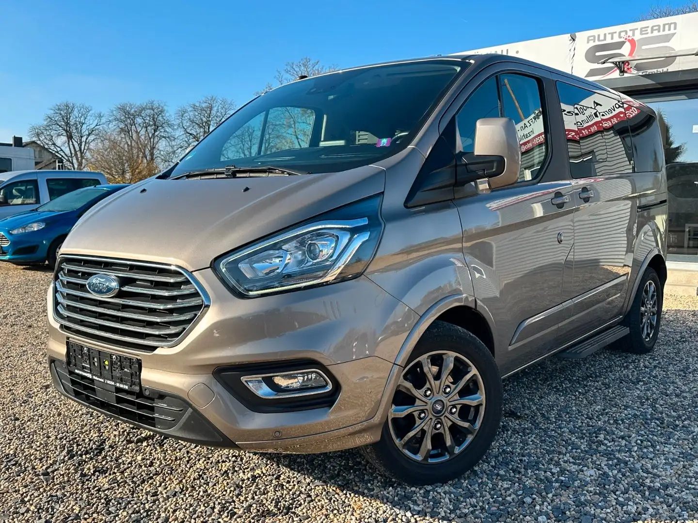 Ford Transit /Tourneo Custom Titanium/2.HD/8SITZER/AHK Plateado - 1