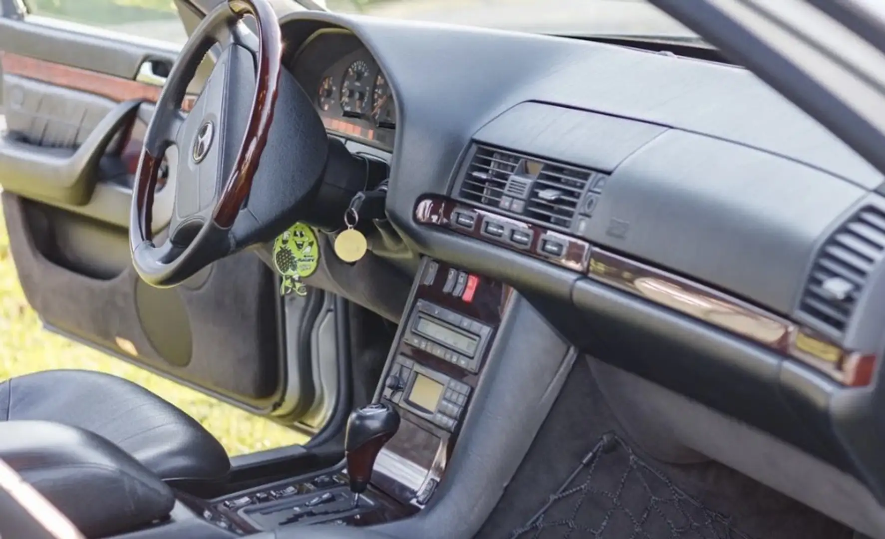 Mercedes-Benz S 300 TD Plateado - 2