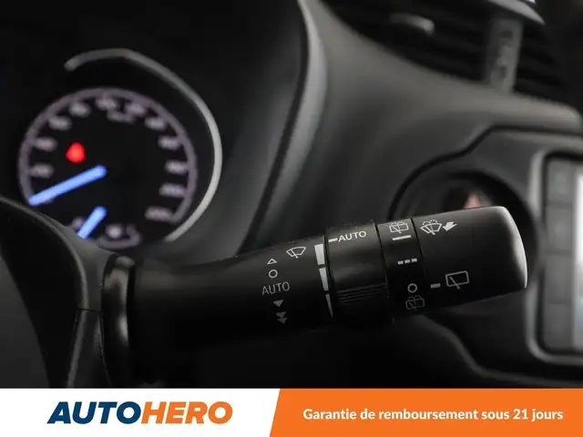 Toyota Yaris view 25