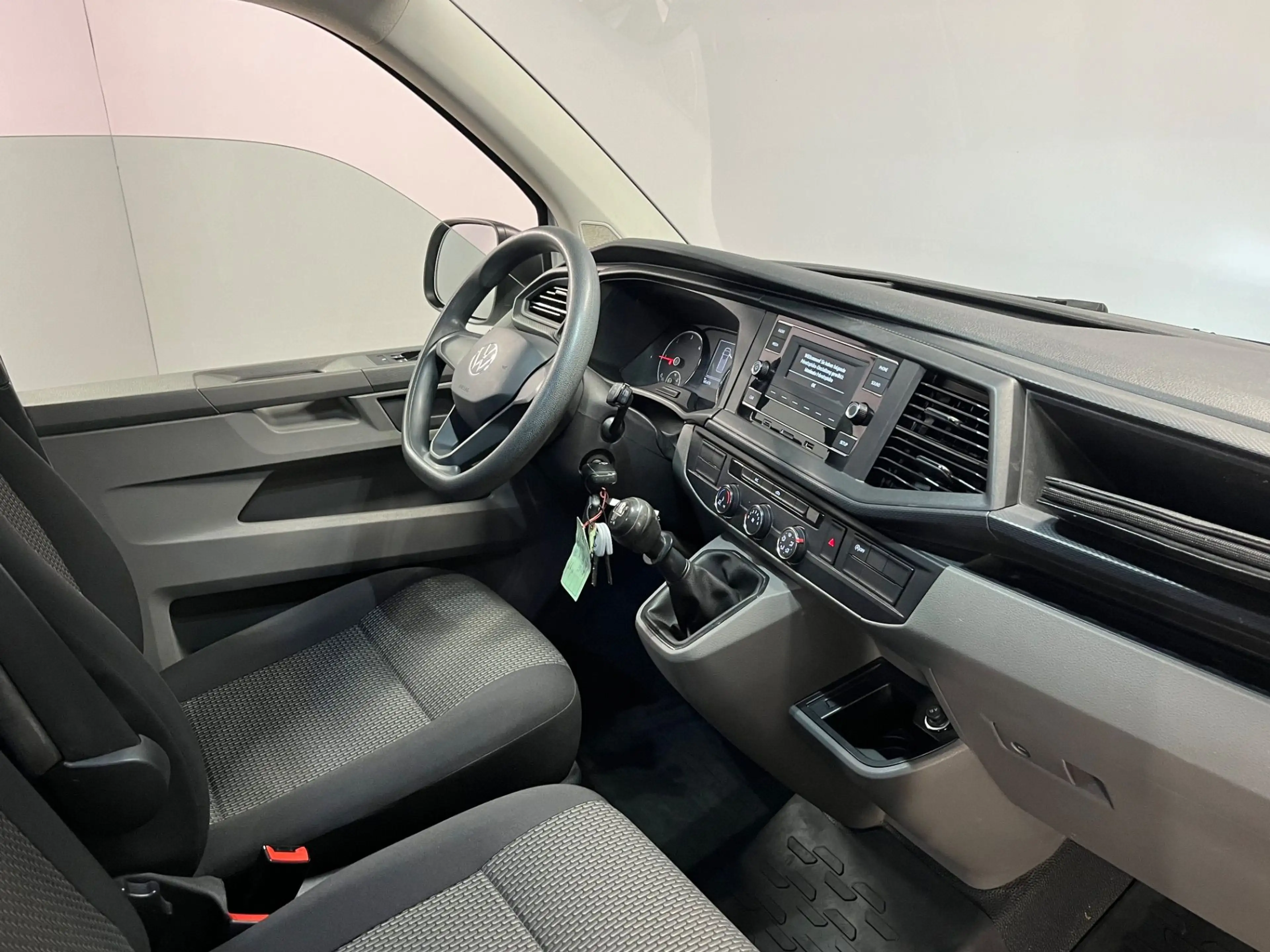 Volkswagen T6.1 Transporter T6.1 2.0 TDI Kasten lang L2H1 ***6-Sitze | AHK*** — photo 2
