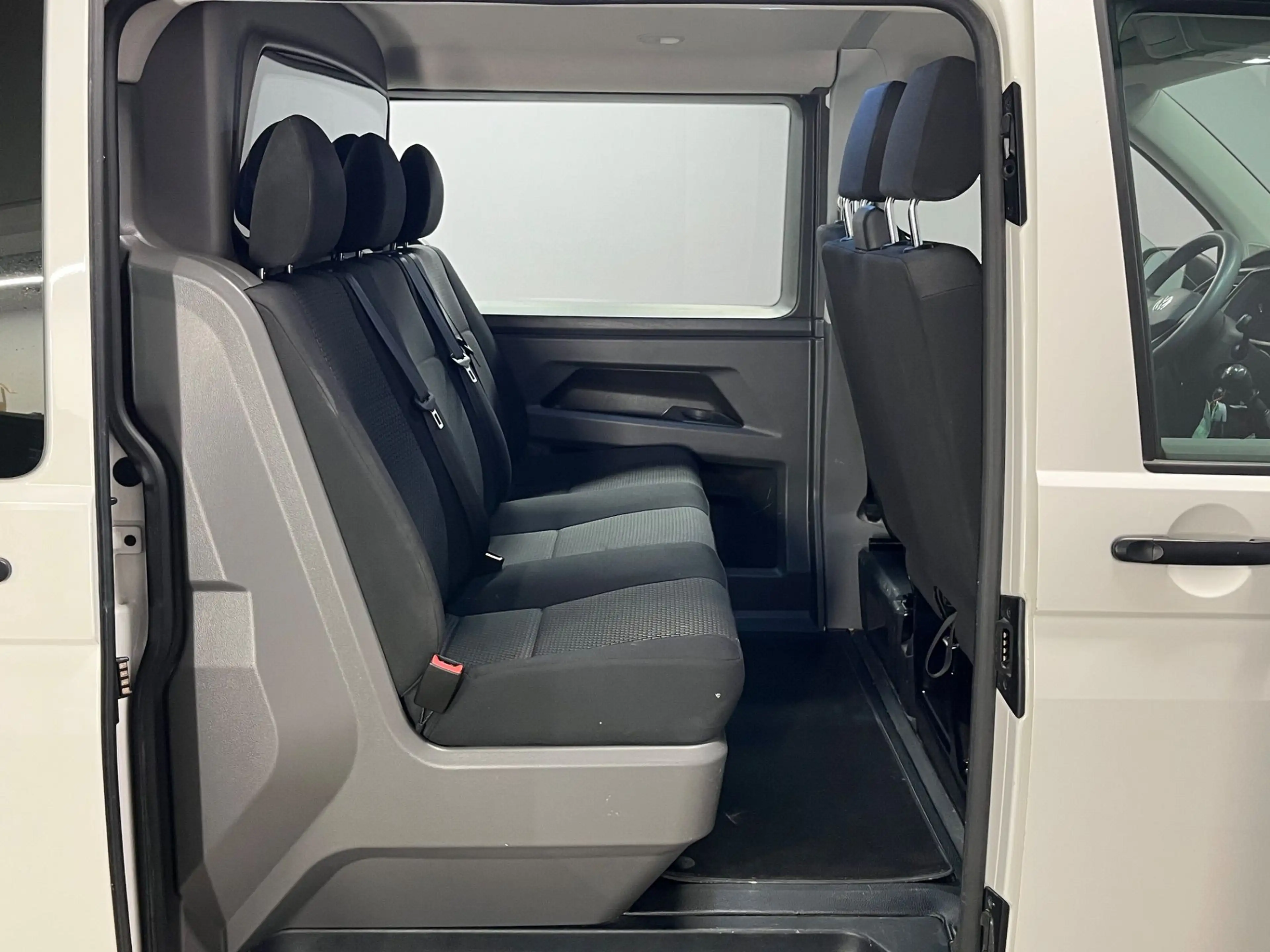 Volkswagen T6.1 Transporter T6.1 2.0 TDI Kasten lang L2H1 ***6-Sitze | AHK*** — photo 12