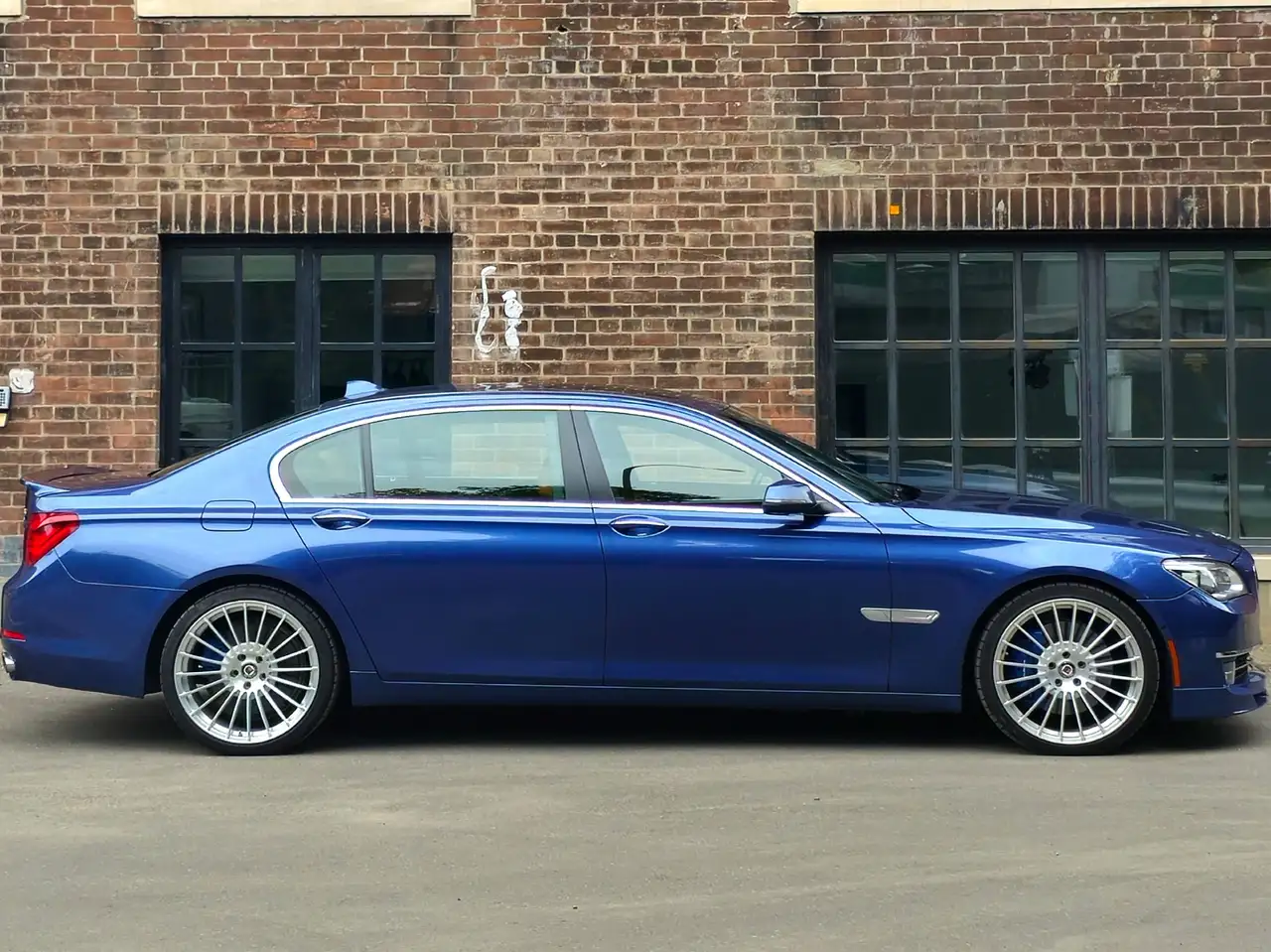BMW 7 Series снимка BMW 7 Series