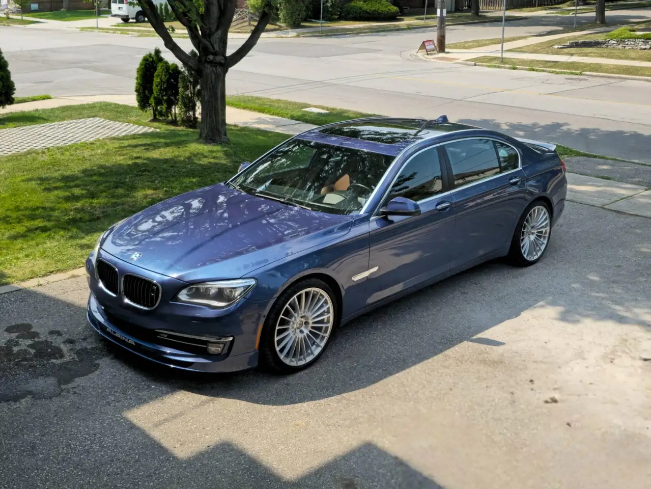 BMW 7 Series снимка BMW 7 Series