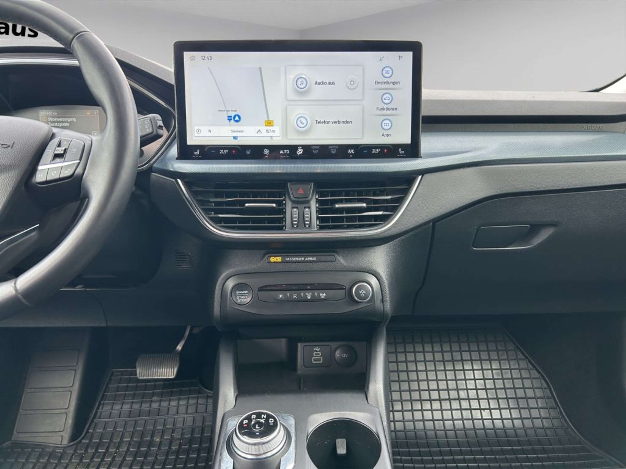 Fahrzeugabbildung Ford Focus ACTIVE 1.5 Ltr. 115 PS *AUTOMATIK*AHK*CARPLAY* - mit KI generiert/bearbeitet