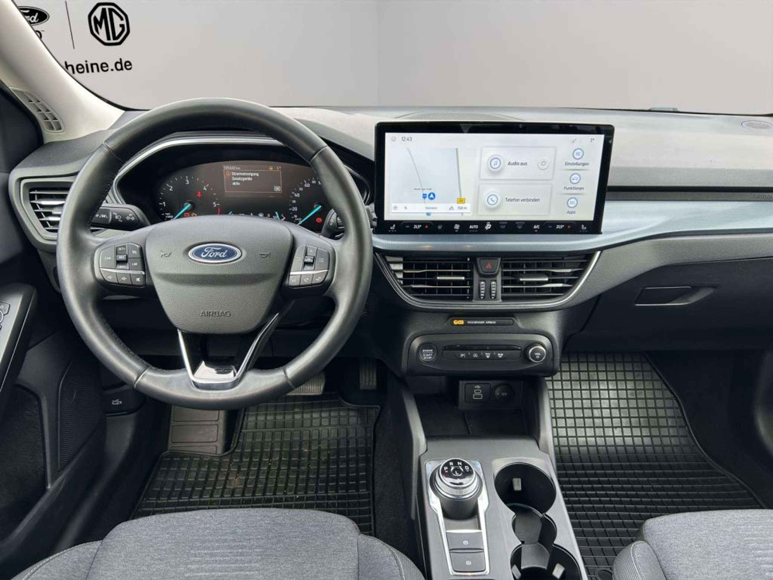 Fahrzeugabbildung Ford Focus ACTIVE 1.5 Ltr. 115 PS *AUTOMATIK*AHK*CARPLAY* - mit KI generiert/bearbeitet
