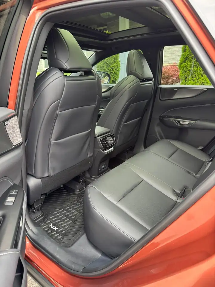 Lexus NX 2026
