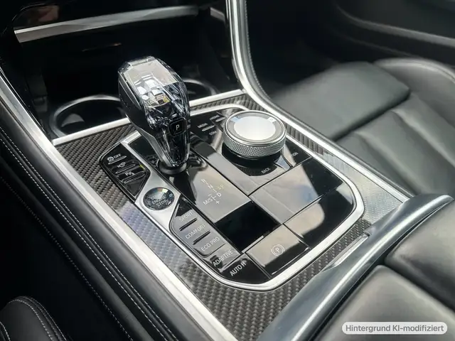 BMW 8 Series view 7