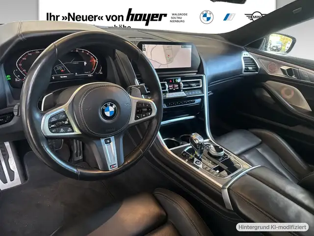 BMW 8 Series view 4