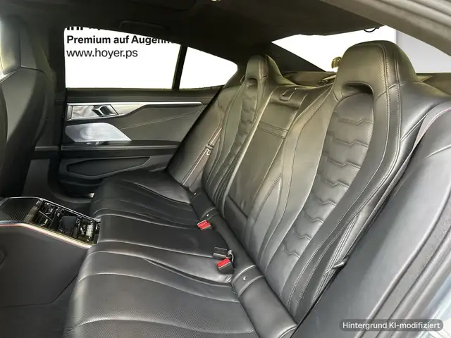 BMW 8 Series view 8