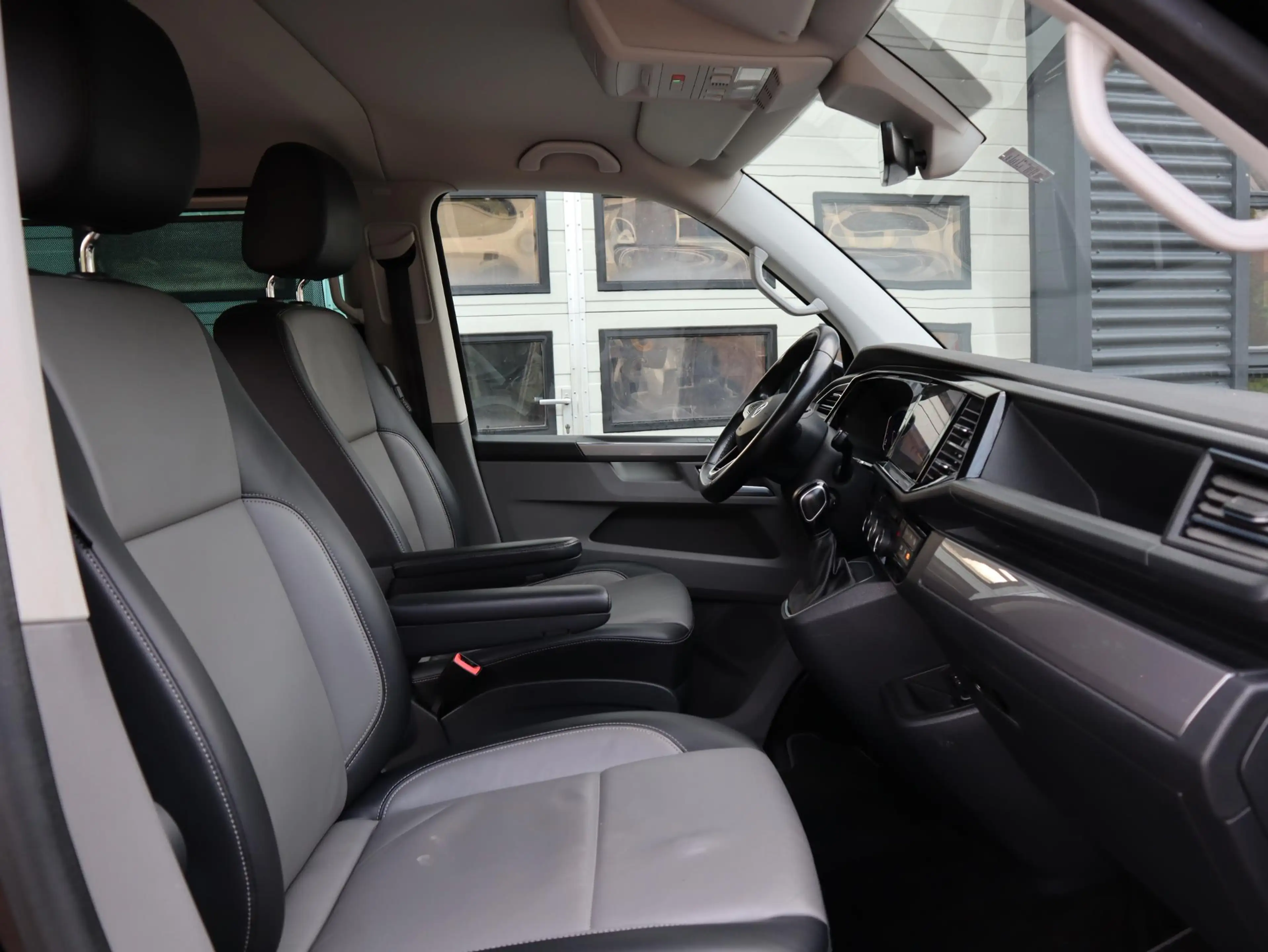Volkswagen T6.1 Transporter Caravelle 2.0 TDI 199pk Euro 6 - 4Motion - DC 5 Pe — photo 15