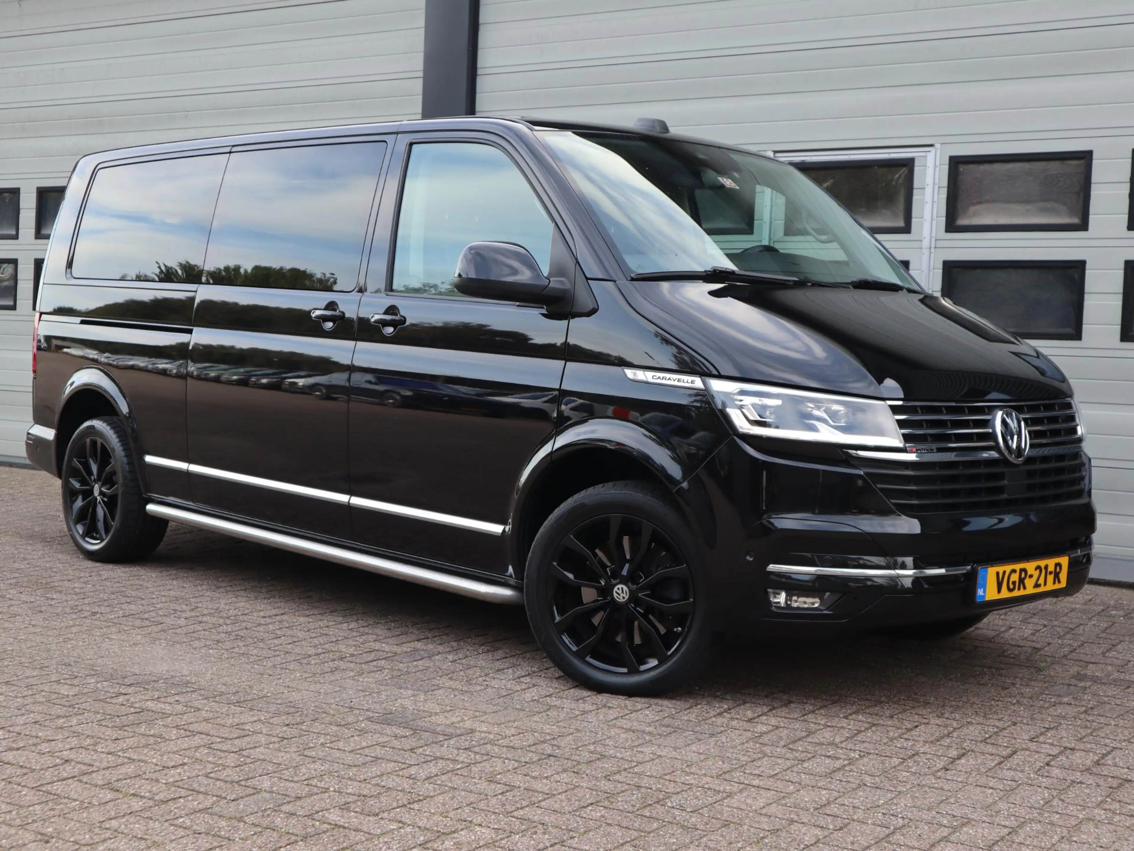 Volkswagen T6.1 Transporter Caravelle 2.0 TDI 199pk Euro 6 - 4Motion - DC 5 Pe — photo 2