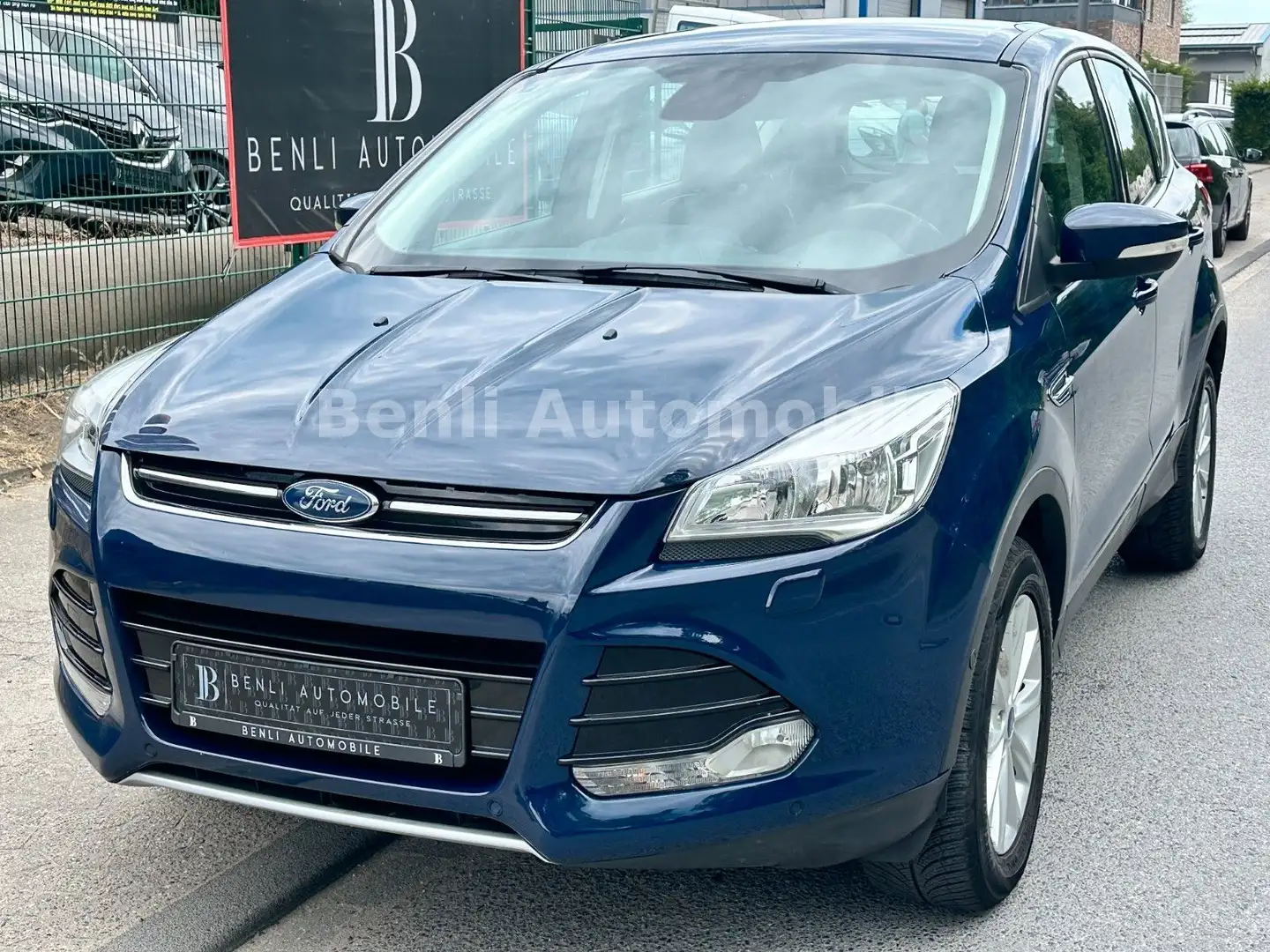 Ford Kuga Titanium/KEYLESS/NAVI/SHZ/TMP/AHK/SCHCKHFT/ Blauw - 1