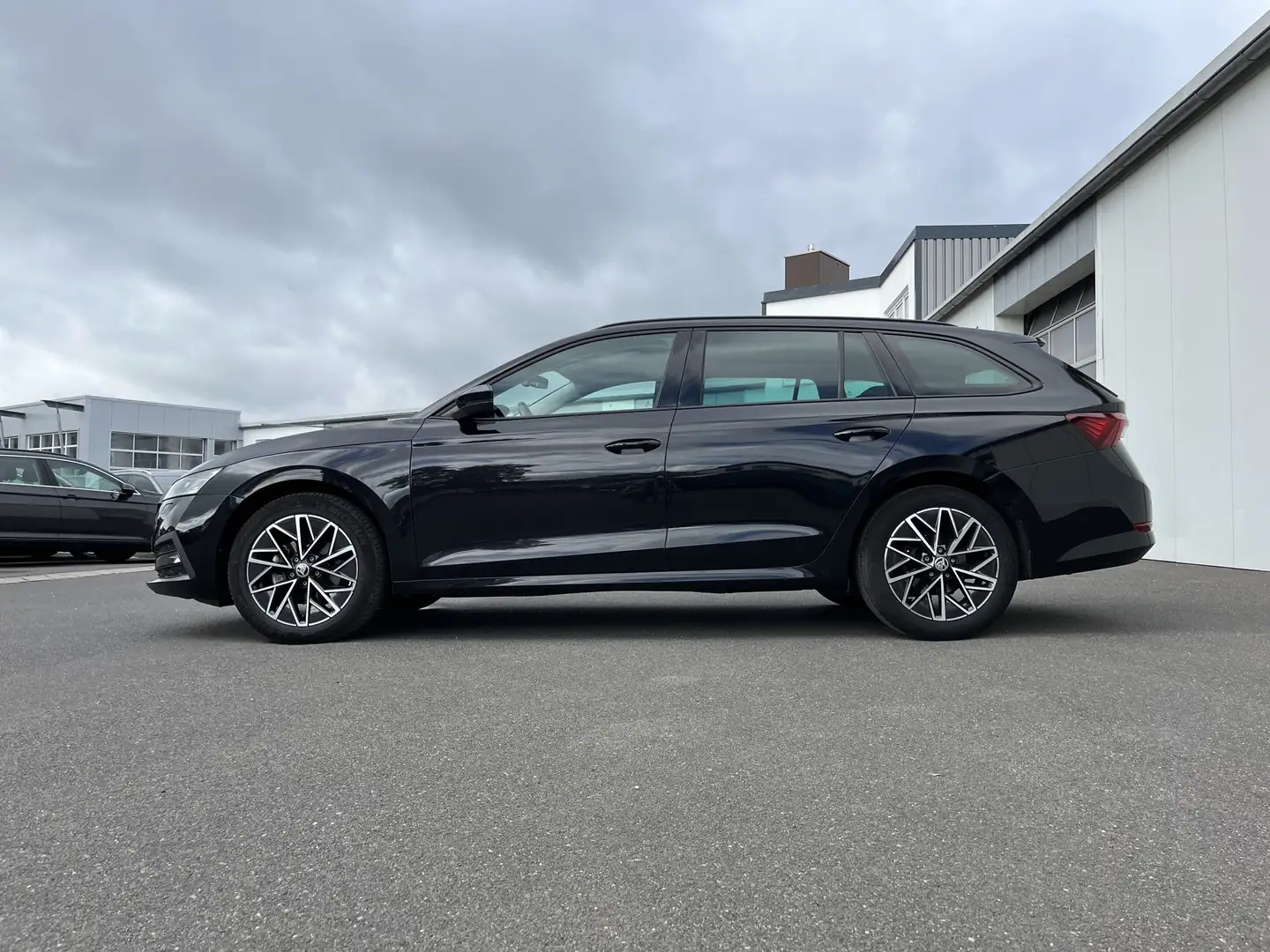 Skoda Octavia Combi 1.5 TSI Blackline 150€ m. 20% Anzahlung Vi Schwarz - 2