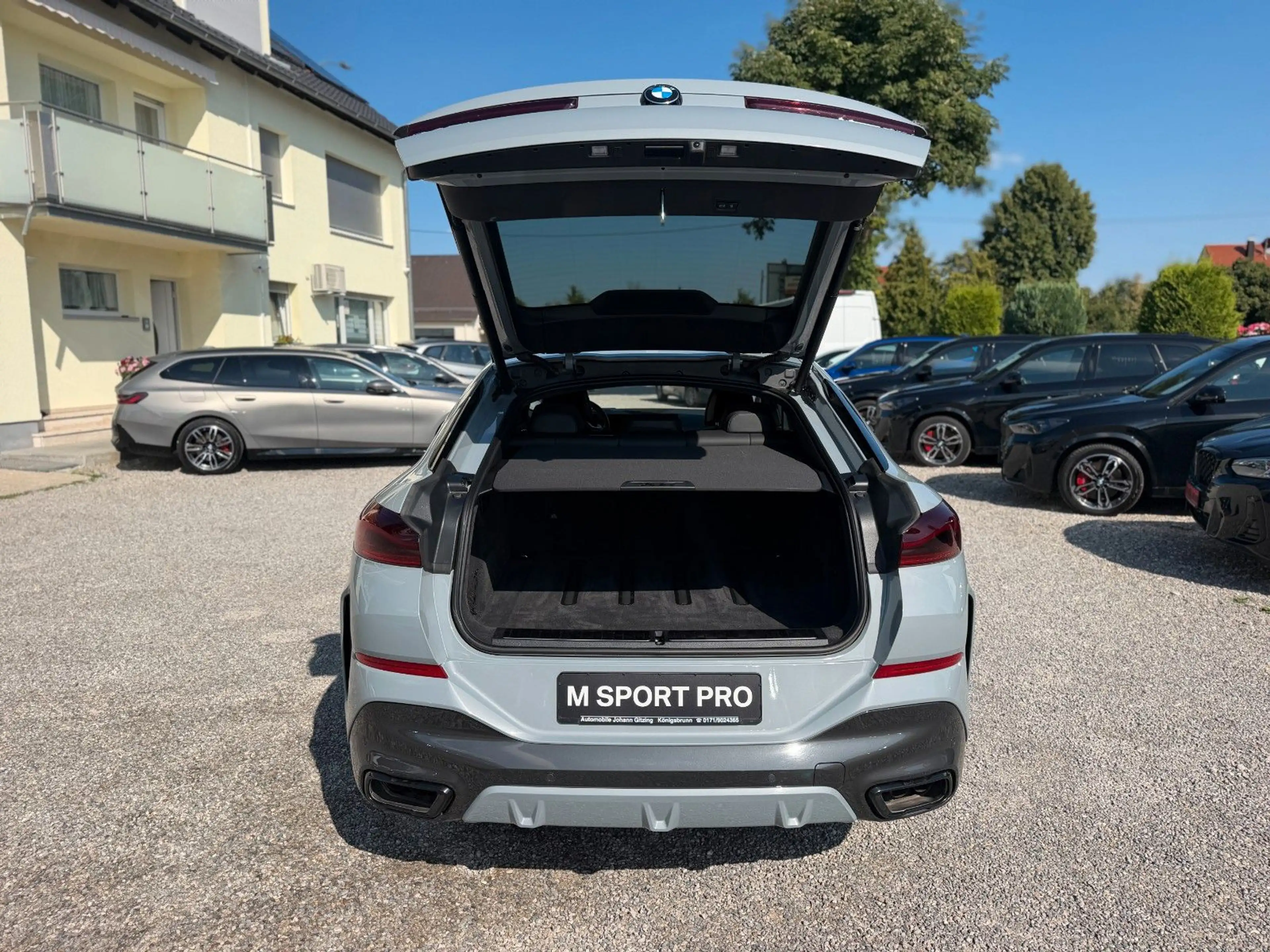 BMW X6 xDrive40i M Sport PRO 22" Soft AHK IconicGlow — photo 10